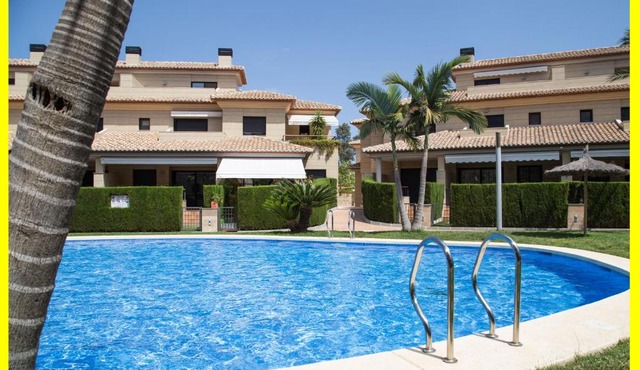 Apartment with HEATED POOL in Jávea