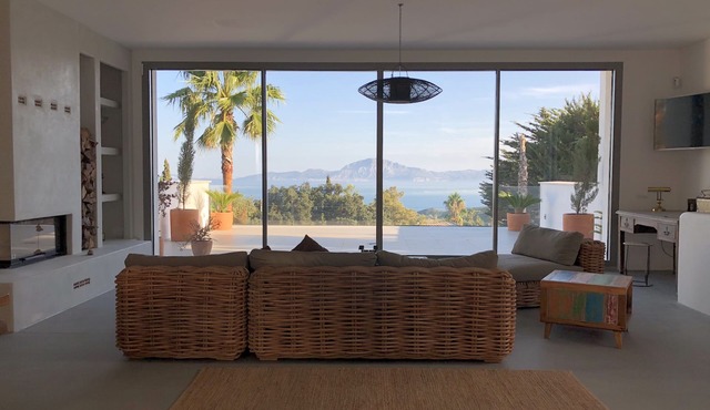 Apartment with infinity pool in the heart of the Strait of Gibraltar Natural Park in Tarifa