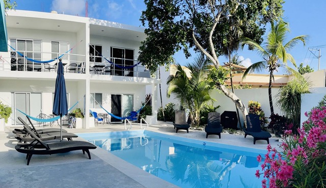AQUA GUESTHOUSE 4 ~ STEPS FROM THE BEACH ~ A+ INTERNET in Cancun
