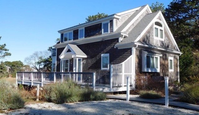 Attractive 3BR Cape Home Close to Indian Neck Beach (1430) in Wellfleet