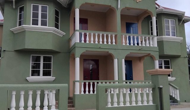 Bajan Bliss Townhouse ✈️ | 5–10 Min to Airport & Shopping. Modern and Spacious in St Philip
