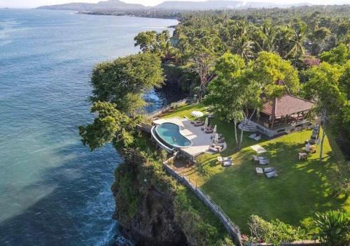 Bali Cliff Glamping in Seraya