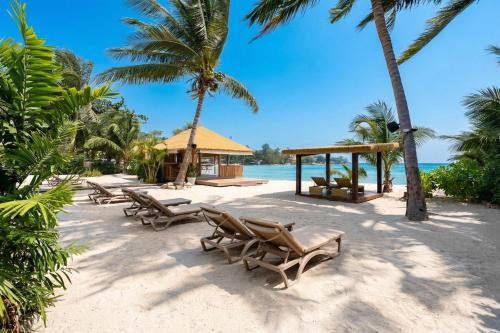 Bankun Boutique Beachfront 7br private beachfront in Maret