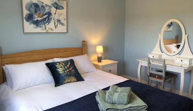 Barn Owl Lodge with private hot tub - Adult Guests only in West Stow