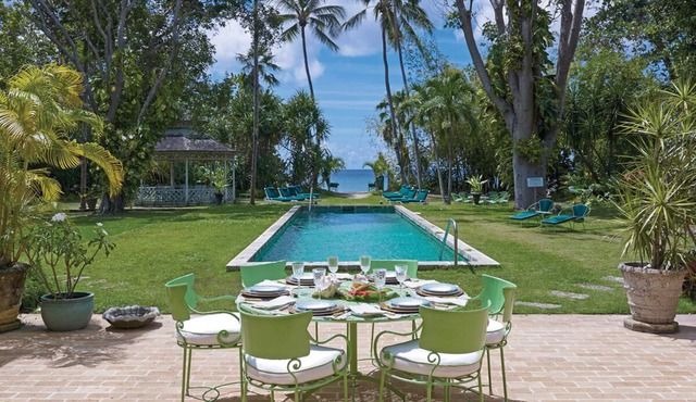Beachfront Bliss Getaway with Pool - Nelson Gay (8 bed) in Battaleys