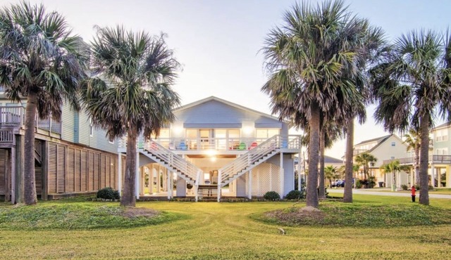 Blue Pearl Beach Cottage in Galveston