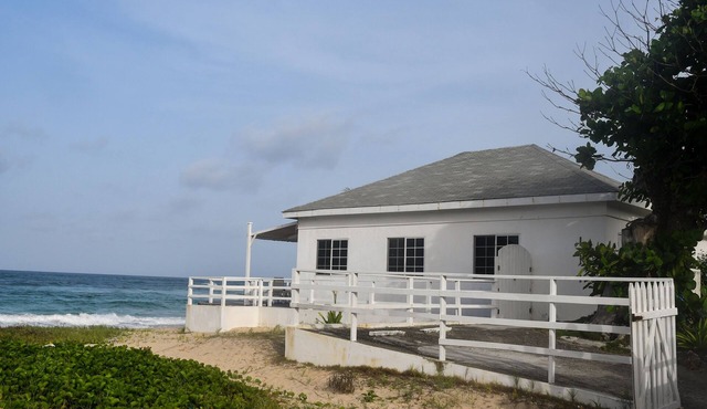 Breathtaking beachfront house where healing begins. in Portland Parish