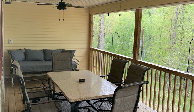 Buffalo River Getaway! Cozy home outside of Jasper. Floating and hiking near by! in Jasper