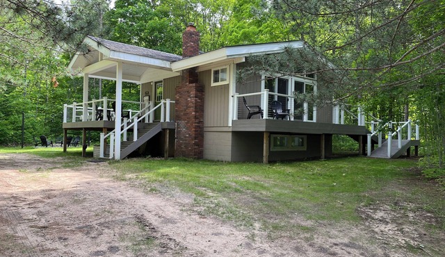 CABIN 14: Summer in Northern Michigan in Elmira