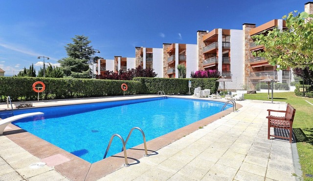 CAN PARRAMON PISCINE TENNIS ROSES in Rosas / Roses