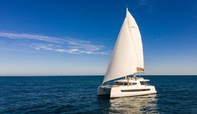 Caribbean Bliss: Sun-soaked Sailing Adventure from Belize to Cayo Ámbar Gris, San Pedro