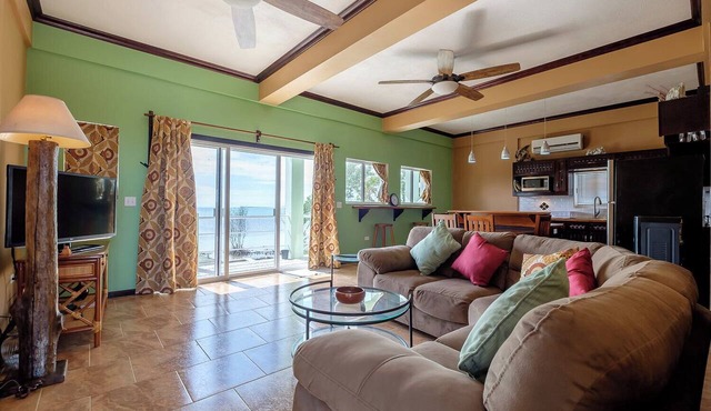 Casa Conch | Spacious 2-Level Ocean Retreat