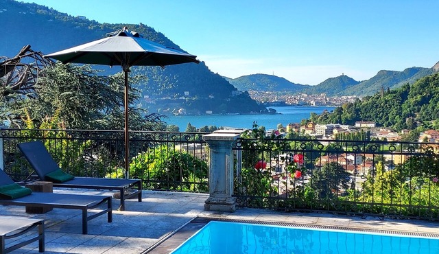 CASA SANTO STEFANO Villa with swimming pool and panoramic view in Cernobbio