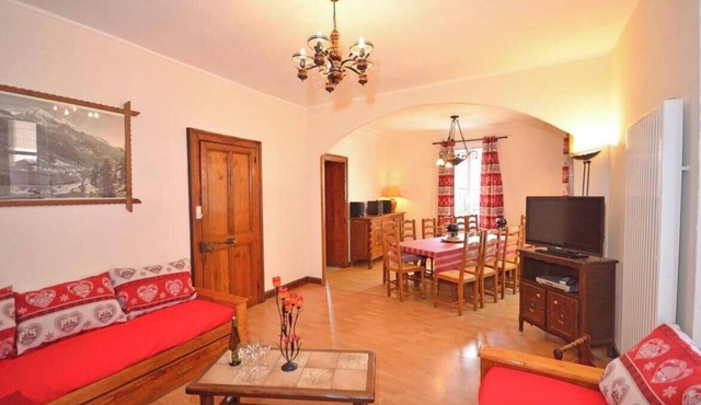 Chalet, 250m from ski slopes, tv, ski locker, 250m², Tignes in Tignes