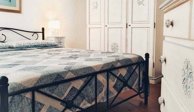 Charming 2-bedroom cottage with WiFi, AC in lovely Quartu Sant'Elena in Quartu Sant'Elena