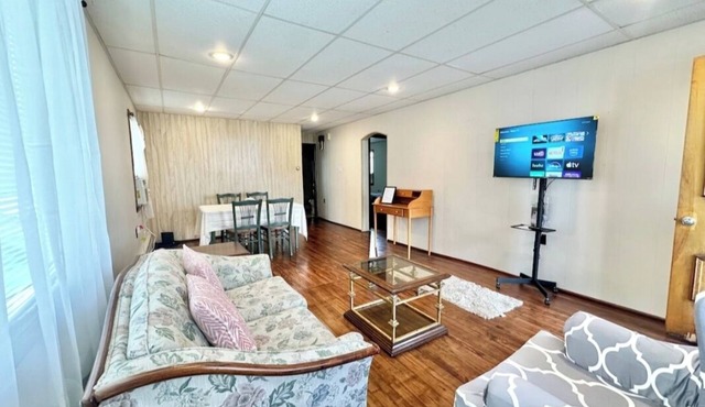 Charming 3-bedroom house in enchanting Danville with AC Close to Amazon Berwick in Danville