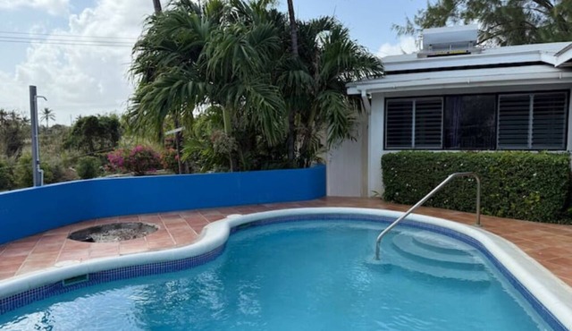 Charming 3-bedroom villa with Pool, WiFi, AC in Long Bay near Sam Lords Castle. in Long Bay