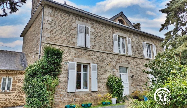 Charming B&B in Historic Niort la Fontaine - Peaceful Stay with Scenic Hikes Nearby in Lassay-les-Châteaux