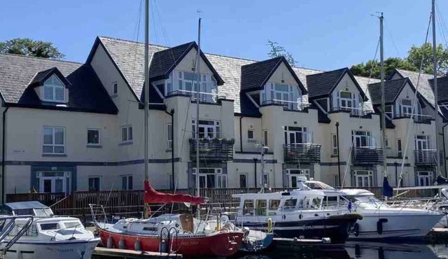 Charming, HarbourSide Apartment Killaloe, Co Clare in Killaloe