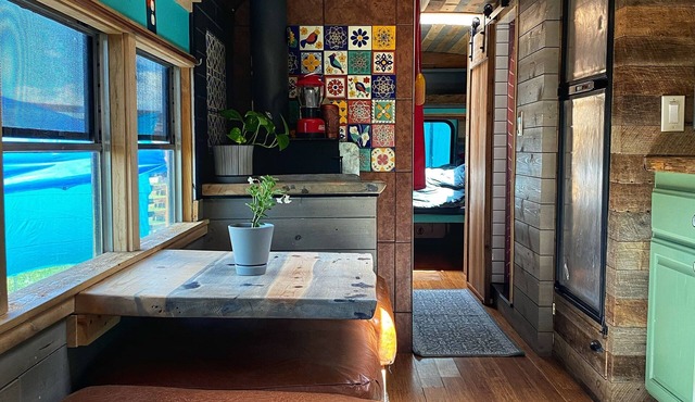 Charming Tiny Home/school bus conversion in marvelous Cortez with WiFi in Cortez