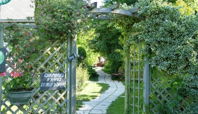 "Comfortable Accessible Room with Private Bath, WiFi, TV, Baby Gear & Bicycles Near Blain" in Blain