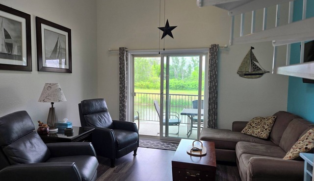 COMFORTABLE LAKE ESCAPE PERFECT FOR FAMILIES, FISHERMAN, BIRDERS & SHOOTERS in Oak Harbor