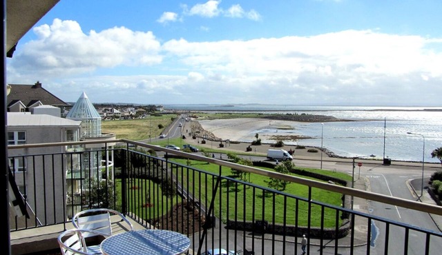 Comfortable, Secure, Beachfront, Seafront location in Galway