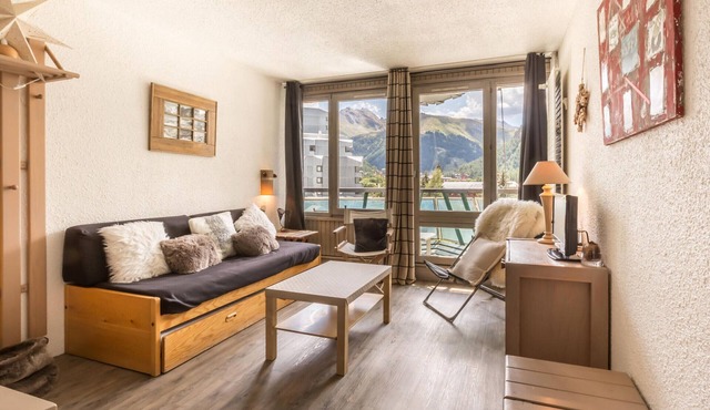 Comfortable ski-in/ski-out apartment in La Daille, pets allowed in Val-d'Isère