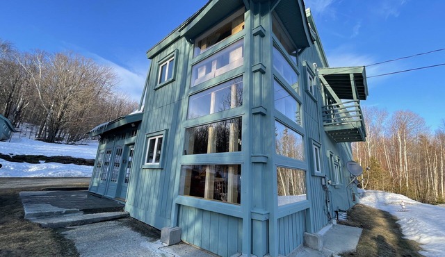 Contemporary House for Rent only 4 miles from Mt Snow and 10 miles from Stratton in W Wardsboro