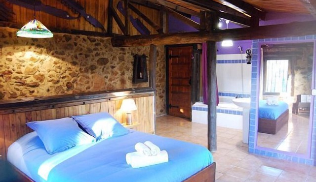 Cottage (full rental) for 2 persons, in the AMBROZ Valley (C2) in Segura de Toro