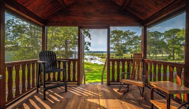 Cowan Creek Lodges in Centre