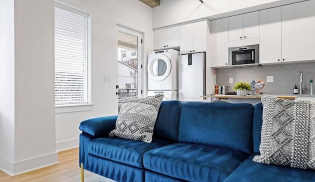 Cozy 1-bedroom condo, fitness room in brilliant Atlanta-Ponce City Market Area in Atlanta
