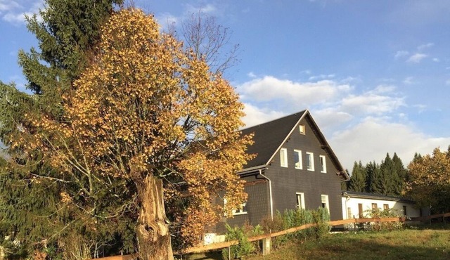 Cozy holiday home (95sqm) with a view of the Rennsteig in Eisfeld