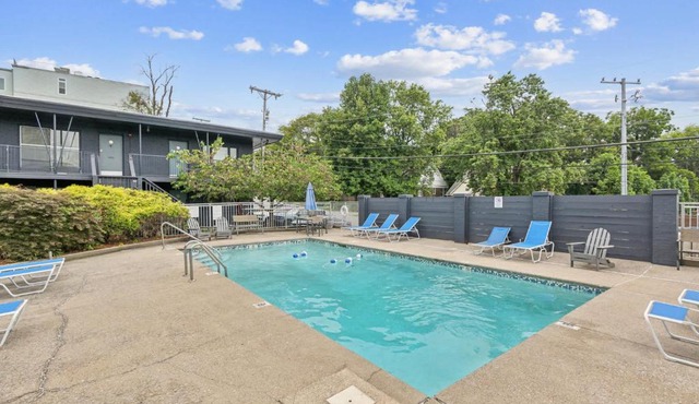 Cozy Studio for 2 Highly Walkable - Close to DT in Nashville