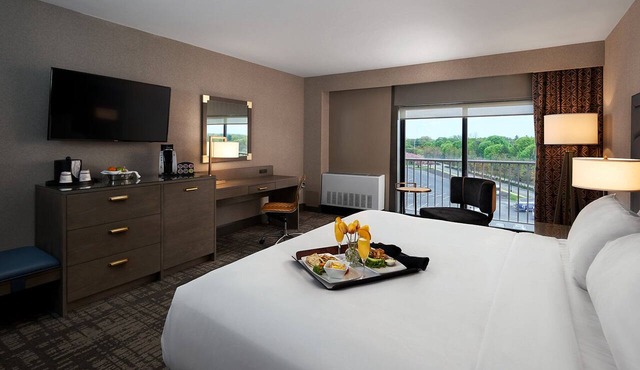 Crowne Plaza Providence-Warwick Airport by IHG in Warwick