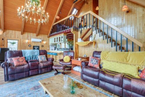 Deck, Mountain Views: Colorful Retreat in Vernon! in Vernon