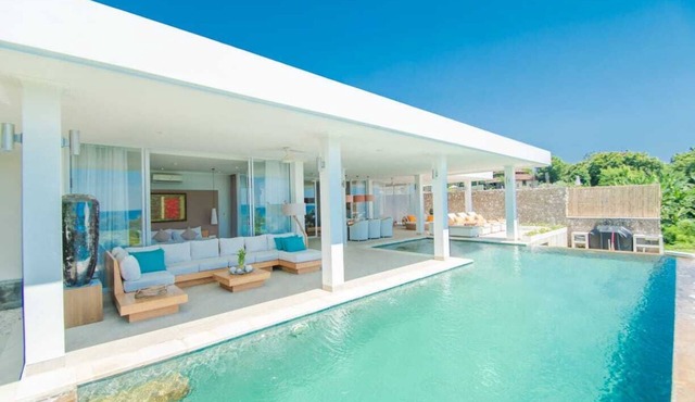 Deep Blue Villa, 180-Degree Sea View Villa in Bali