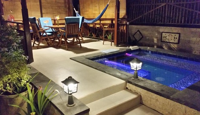 Dennis Holiday Bungalow in Jasri