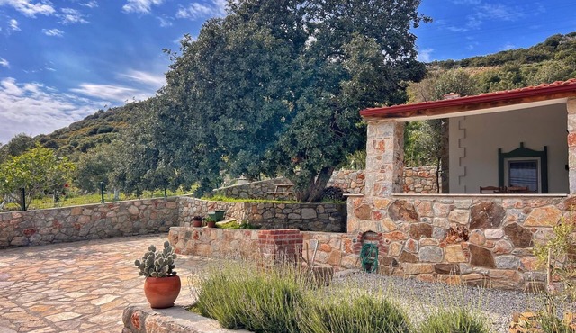 Detached Single - Storey Stone House in Datça Karaincir - Karaincir Houses 2 in Muğla