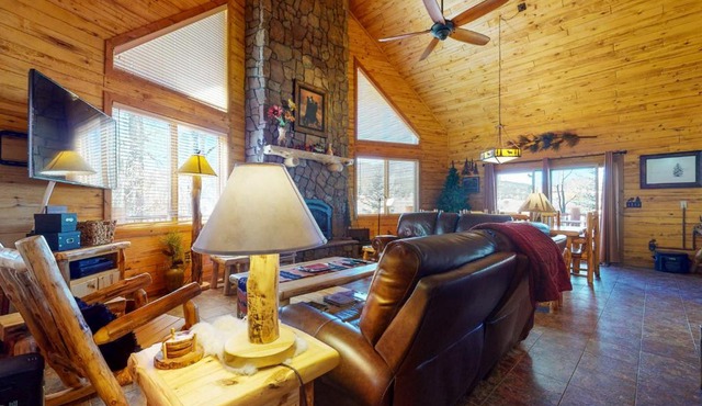 Diamond J's Riverside Retreat in South Fork