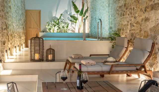 Dianthus Residence, Heated Pool & in-pool Whirlpool in Adele
