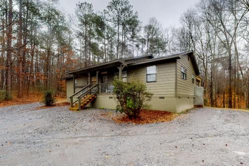 Dogs Welcome! 'Big Oak Hideaway' Near Lake Martin in Eclectic