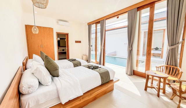 Dolphin 4 – Deluxe Twin Room in New Villa on Lovina Beach in Buleleng