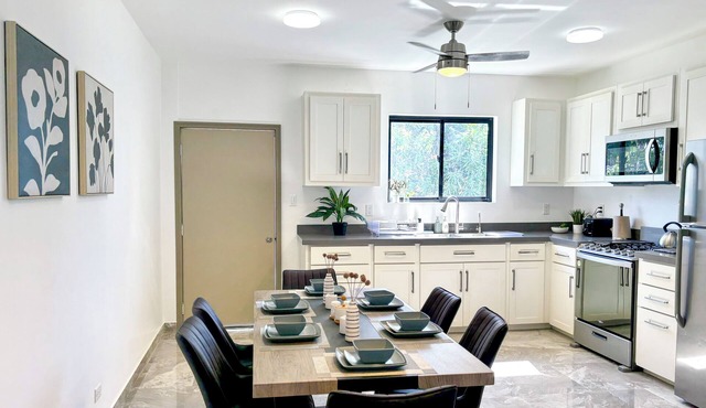 Downtown 1 or 2 Bedroom Stay - Walk to Ferry