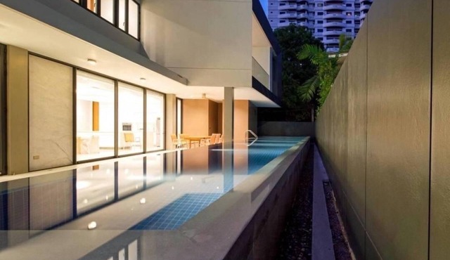 Ekkamai Villa Sleeps 12 with Cinema in Bangkok