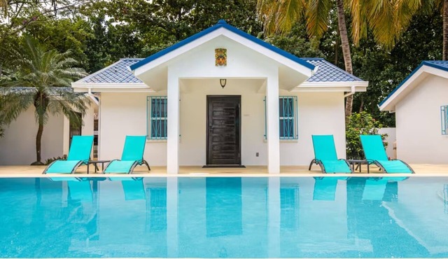 Entire 3-house Villa in San Pedro, Belize 14 guests, 8 beds, 4 baths WiFi, AC