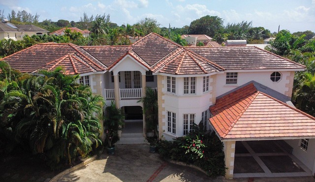 Escape to a delightful spacious family villa in Saint James in dairy meadows