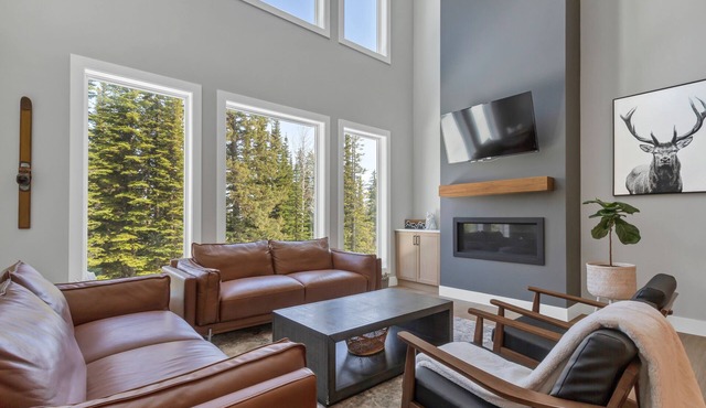 Executive Mountain Retreat in Vernon