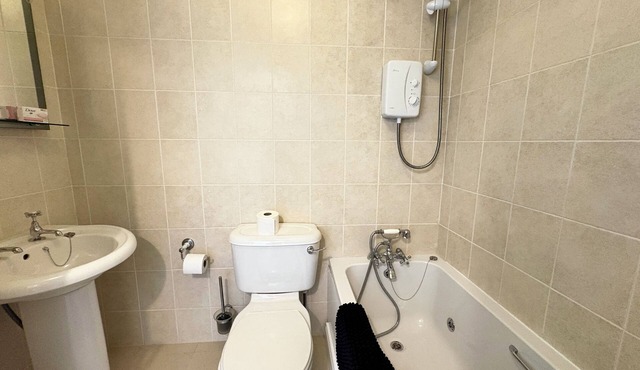 Family Friendly Mullingar Self Catering Apartment on Park Hotel Grounds in Mullingar