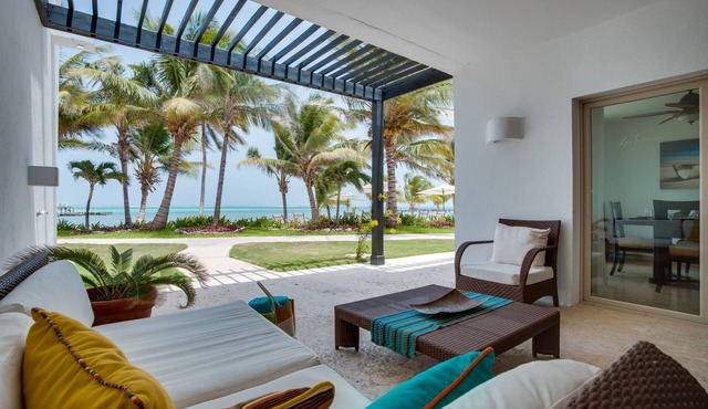 Flash Sale! Beachfront Villa: Modern Oceanfront Luxury- Ambergris Caye